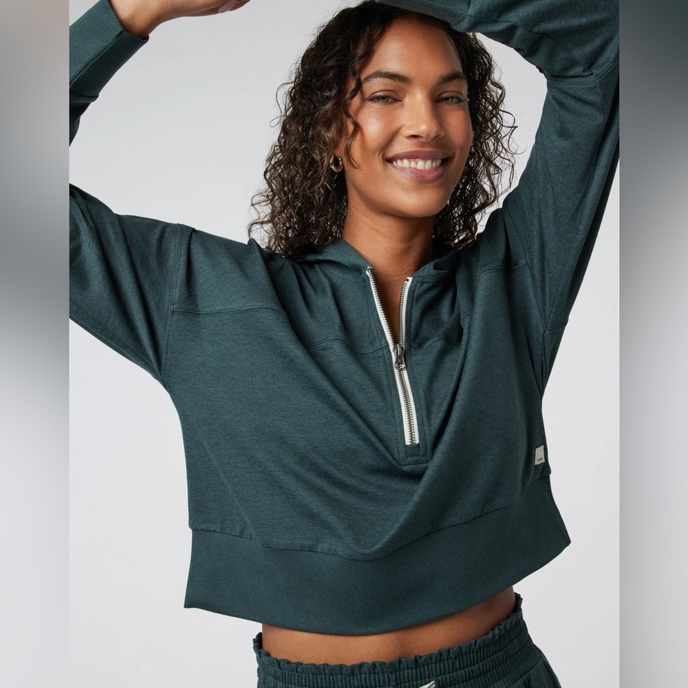 Vuori Halo Half Zip Cropped Hoodie - Picture 2 of 2